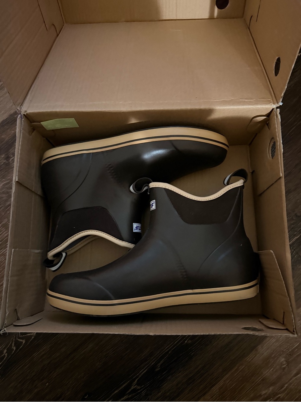 Brand-new Men's xtratuf Rain Boots - brown with Cream Trim